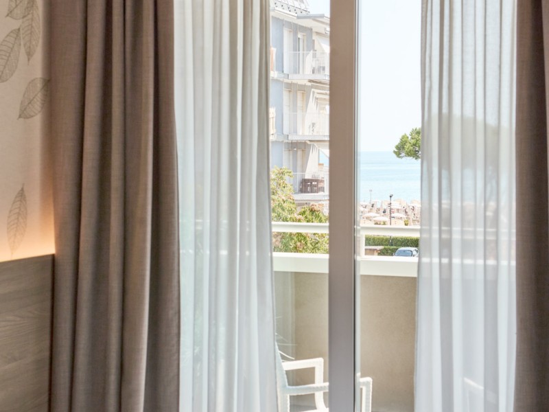 Hotel Iris | Suite mit Terrasse und Meerblick
