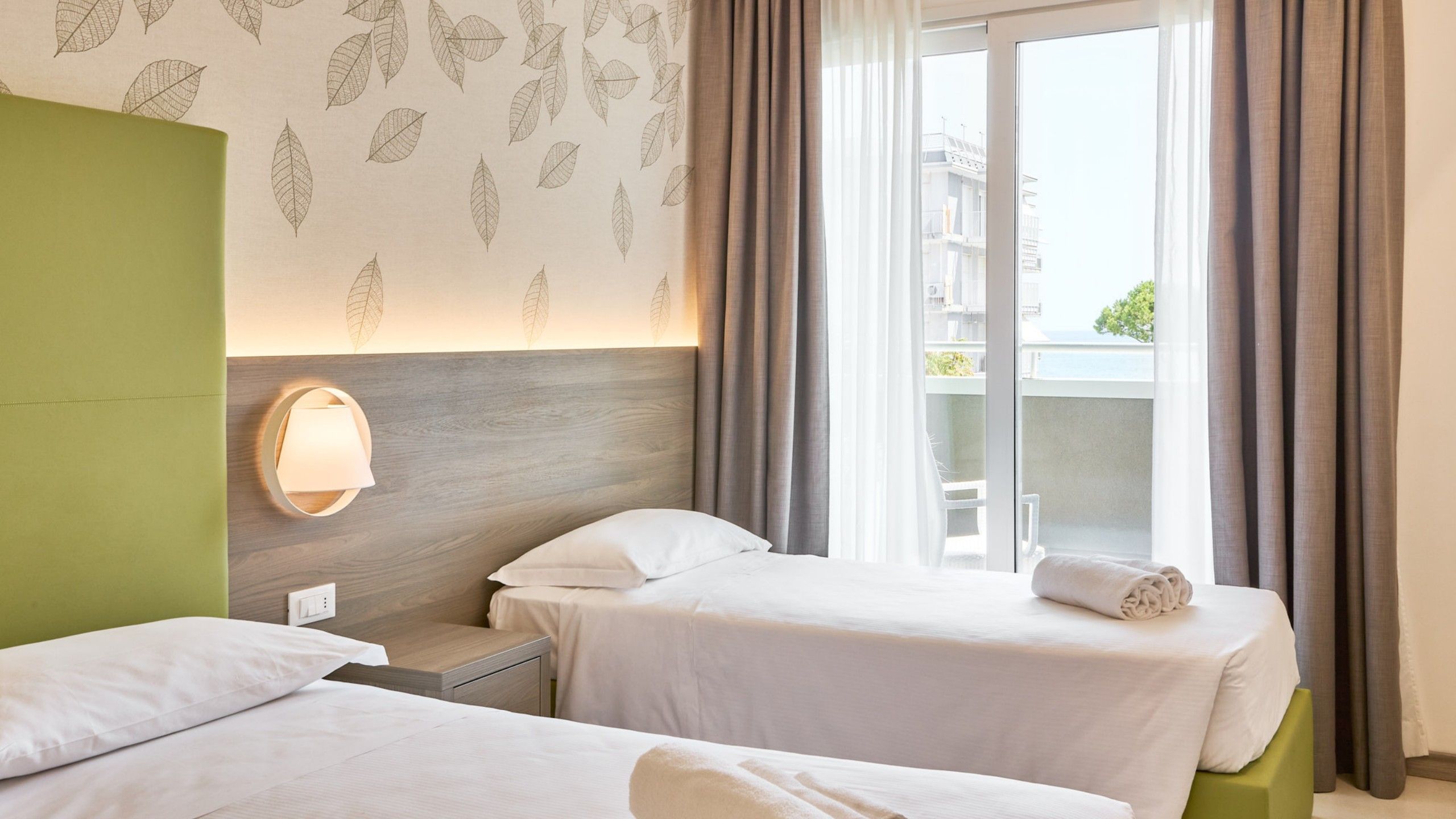 3-Sterne-Hotel Lido di Jesolo | Hotel Iris in der Nähe des Meeres Hotel Iris | Suite mit Terrasse und Meerblick