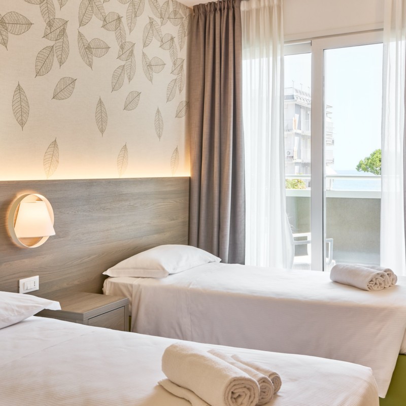Hotel 3 stelle Lido di Jesolo | Hotel Iris vicino al Mare Hotel Iris | Suite con terrazza vista mare
